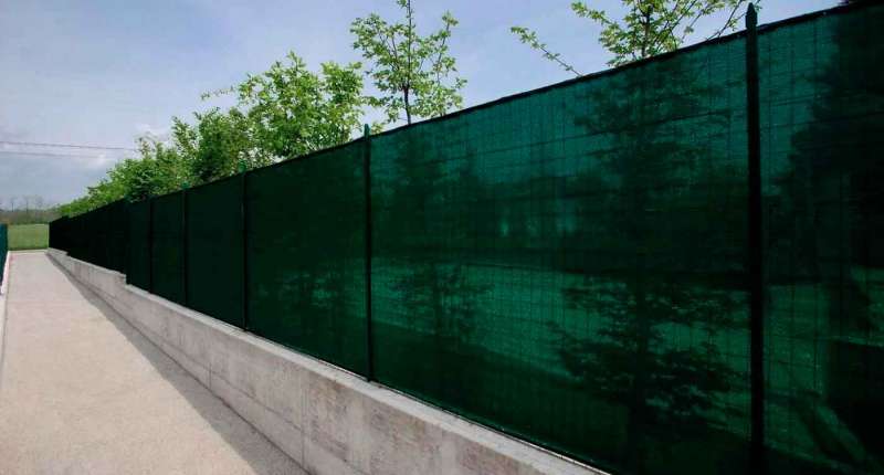 Применение зеленой фасадной сетки в качестве забора: Экологически чистое решение для вашего дома