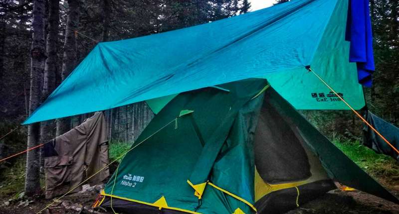 Как выбрать идеальную туристическую палатку - советы и рекомендации для комфортного отдыха на природе